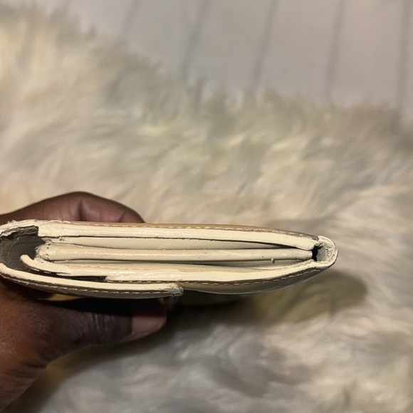 Louis Vuitton Tan Noisette Vernis Porte Tresor Sarah Long Wallet full inclusion - Picture 6 of 16